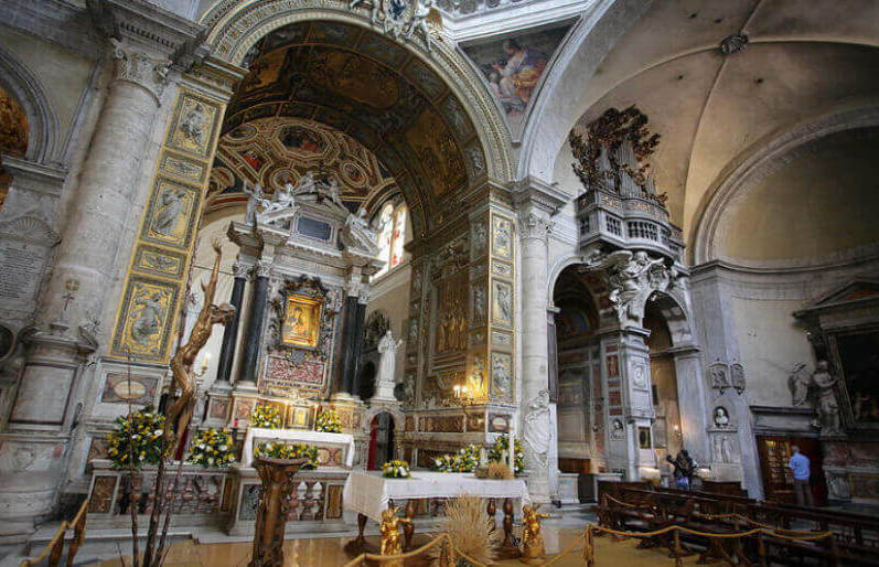 Церковь Санта Мария дель Пополо в Риме.