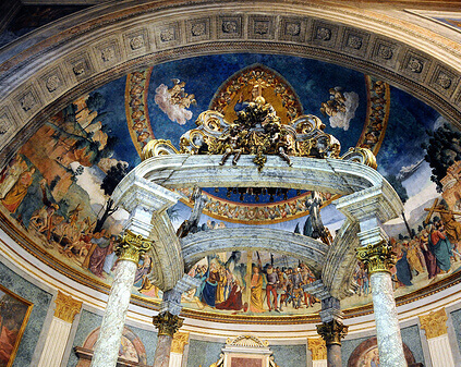 Балдахон Базилики Санта Кроче в Риме.