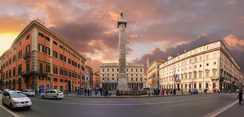 Площадь Коллона в Риме.
